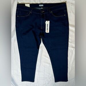 NEW Plus SZ 16/17 Women’s Dark Blue stretchy, skinny jeans.